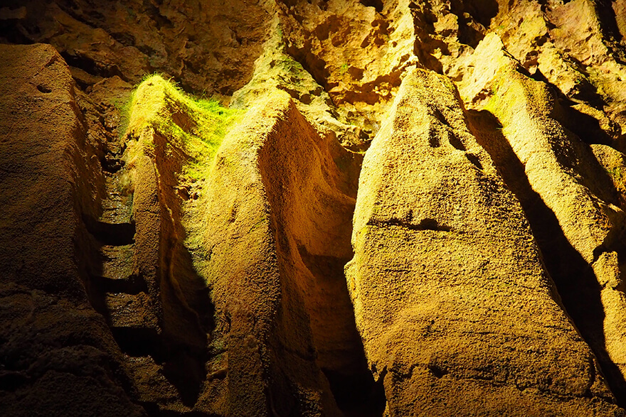 Grottes d’Azé et de Blanot à visiter lors de votre séjour au camping de Saint-Point Lamartine en Bourgogne