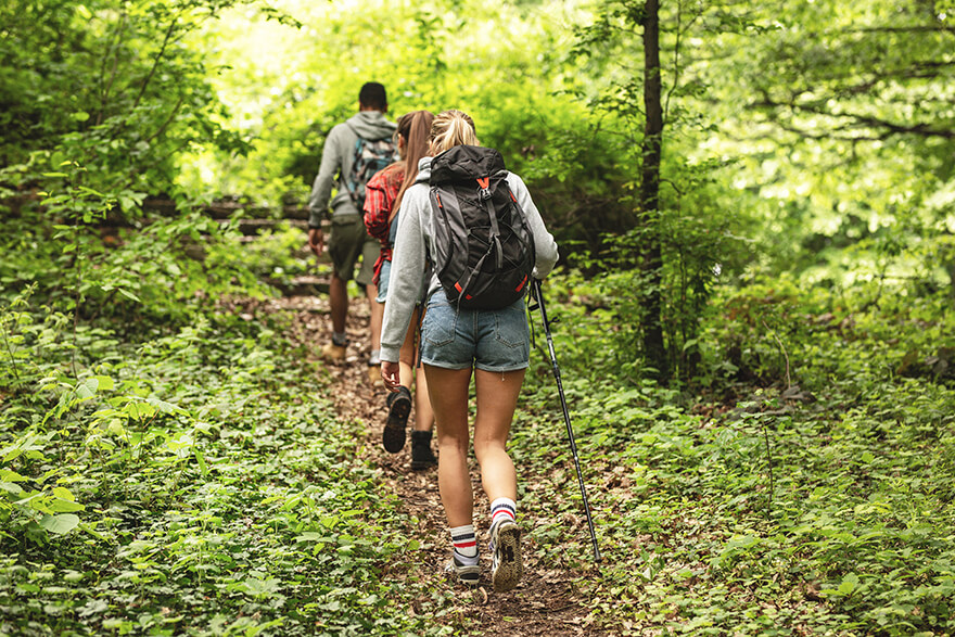 Randonnée pédestre autour du camping de Saint-Point Lamartine en Bourgogne