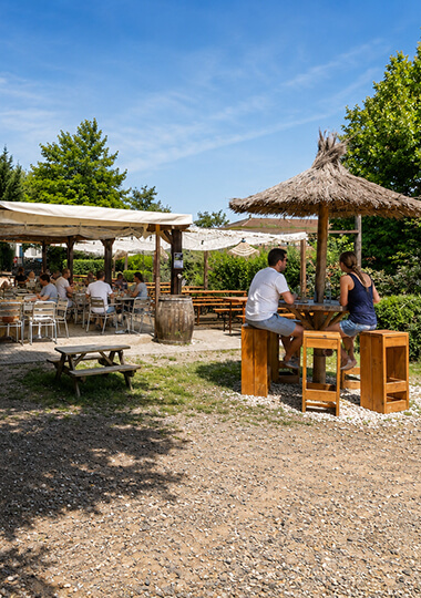 Bar au camping du lac de Saint-Point-Lamartine en Saône-et-Loire