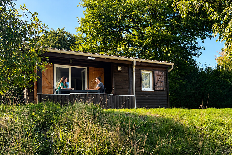 Vue du chalet tradition 28 m² avec vue sur le lac en Saône-et-Loire