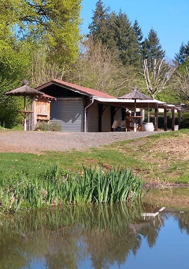 La guinguette du camping du Lac de Saint-Point Lamartine en Bourgogne au bord du lac